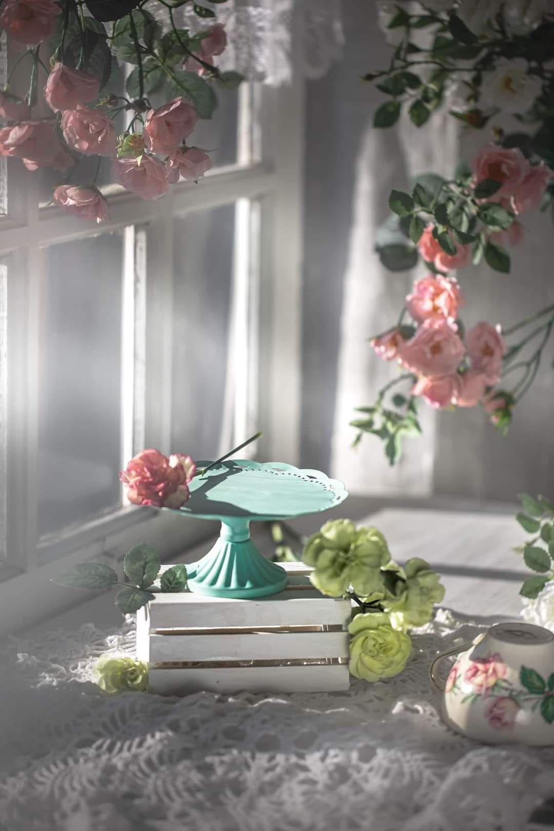 Cake stand with flowers